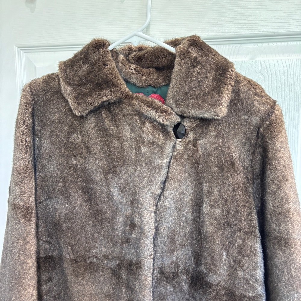 Furamur Oversized Faux Fur Coat - Picture 4 of 6